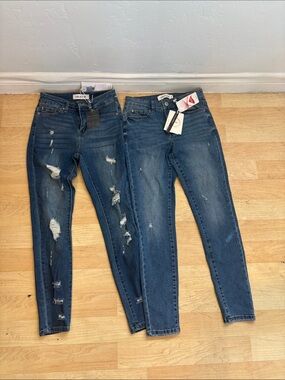 EN Jeans Women's Dark Blue Skinny Jeans with Distressed Detail